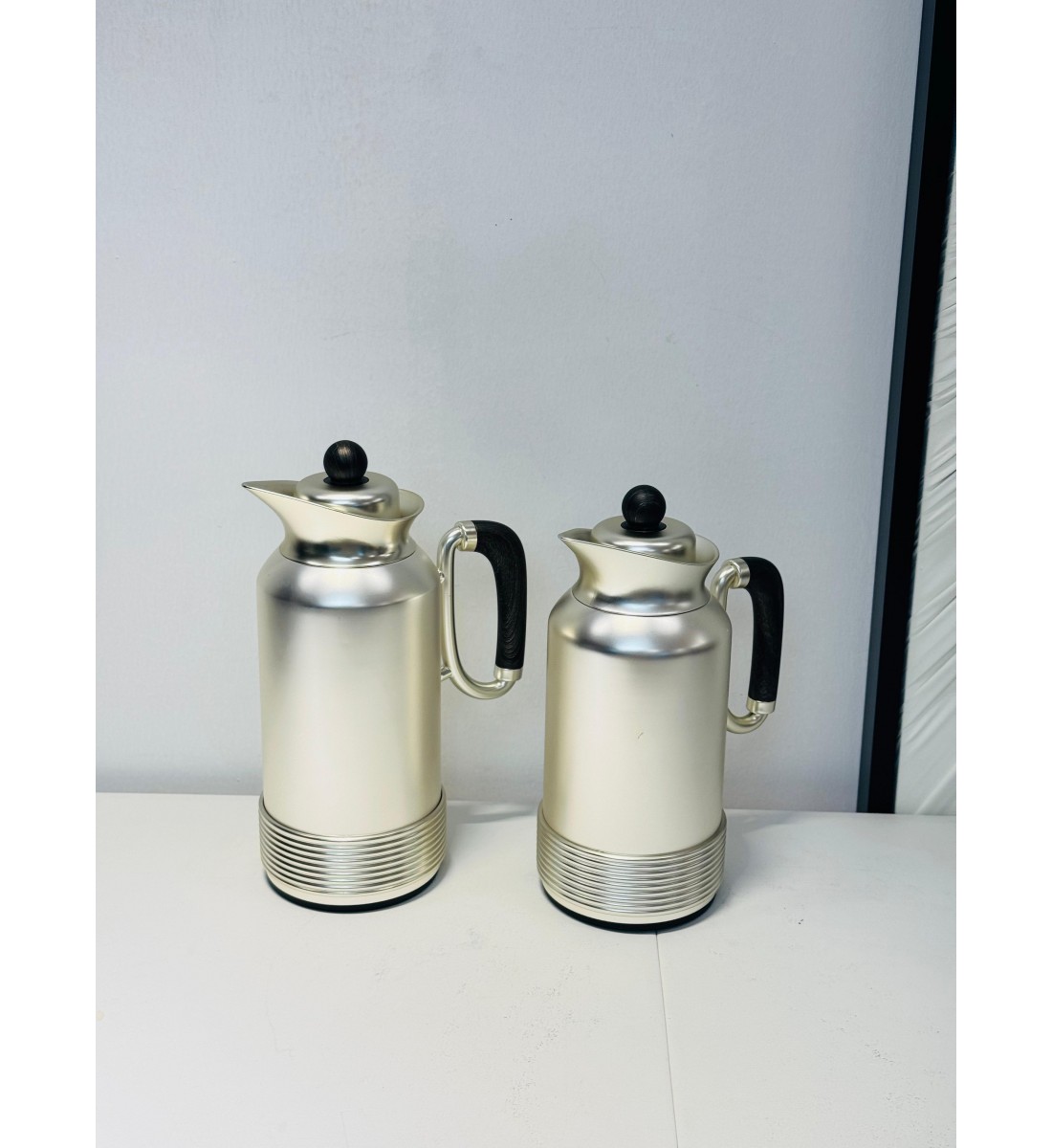 طقم ترمس بتصميم عصري فاخر 2قطع طقم ترمس بتصميم عصري فاخر 2قطع