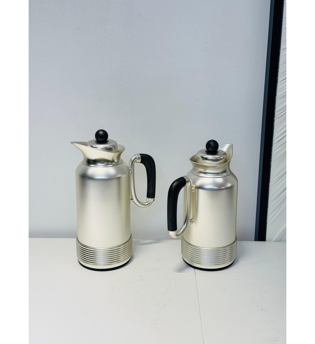 طقم ترمس بتصميم عصري فاخر 2قطع طقم ترمس بتصميم عصري فاخر 2قطع