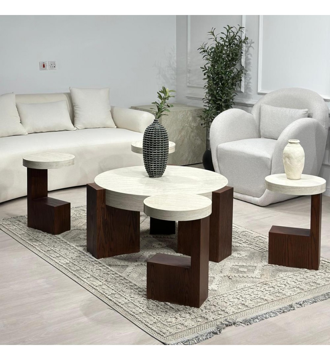 طقم طاولات 5قطع سطح بديل الرخام قاعده خشب سنديان