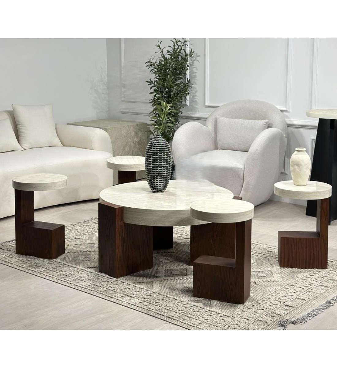 طقم طاولات 5قطع سطح بديل الرخام قاعده خشب سنديان