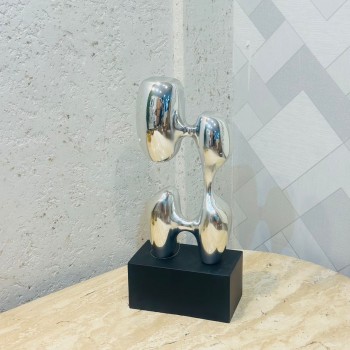 تحفة ديكور  فضي تصميم انيق وجذاب 45×20×11سم 