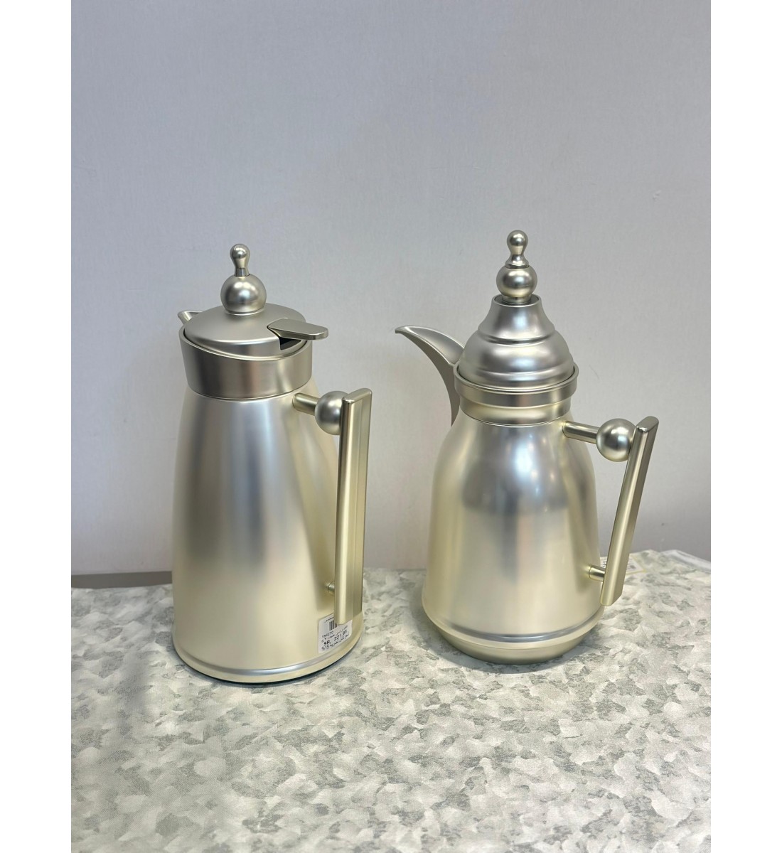 طقم ترمس بتصميم عصري فاخر 2قطع طقم ترمس بتصميم عصري فاخر 2قطع