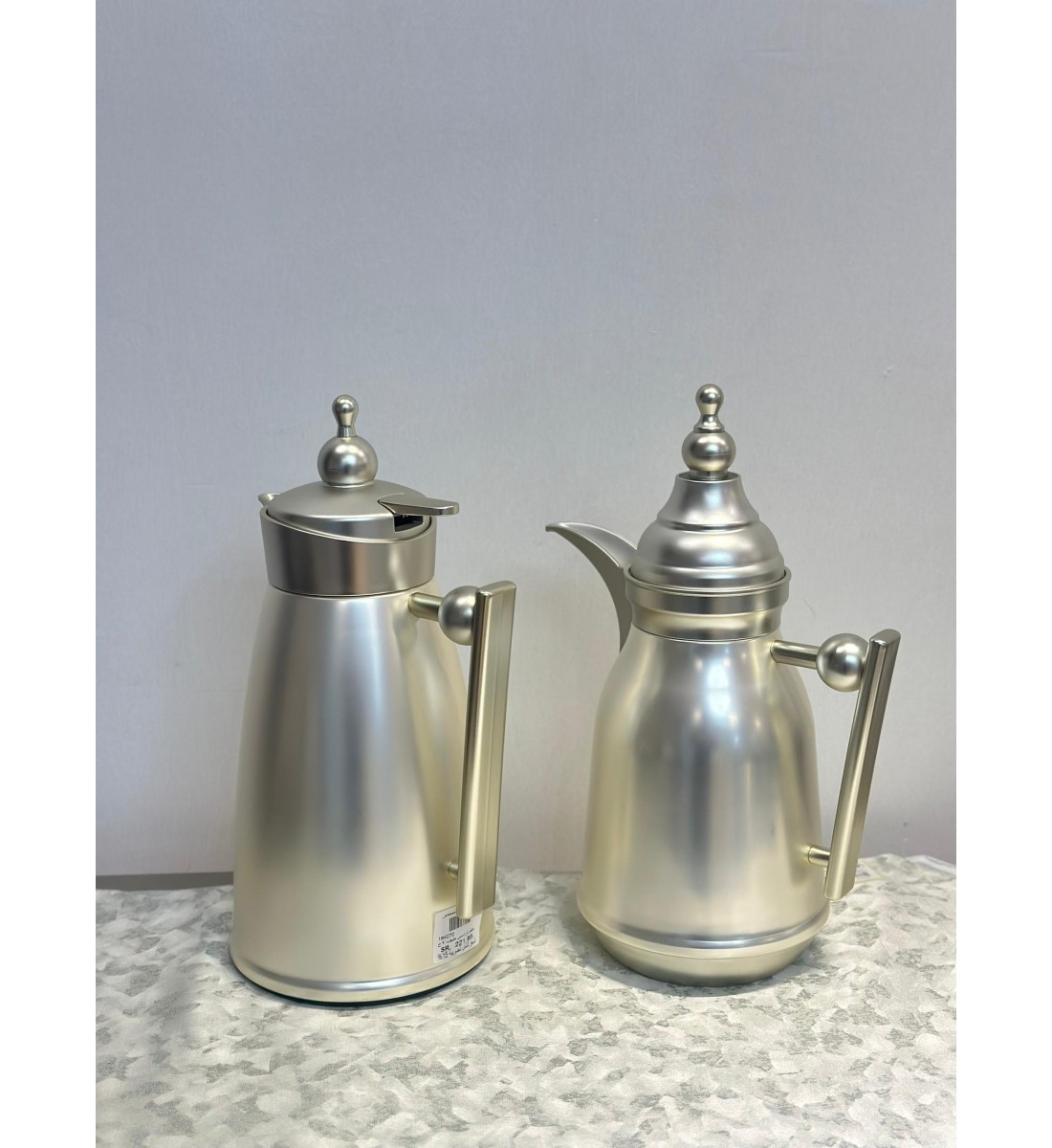 طقم ترمس بتصميم عصري فاخر 2قطع طقم ترمس بتصميم عصري فاخر 2قطع