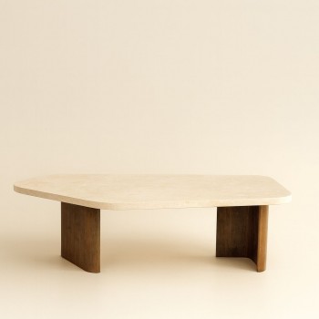 طاولة قهوة بتصميم عصري فاخر، تجمع بين البساطة والأناقة بسطح رخامي فاخر بلون بيج 