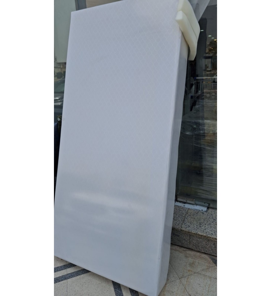 سرير خشبي بوكس ملبس قماش نفر ونص  لون ابيض 200*120*26 سم