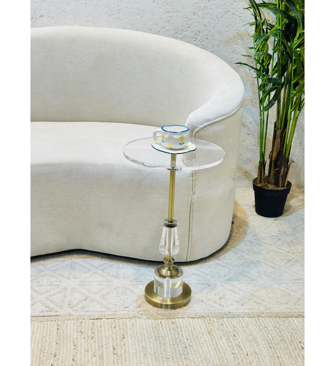  طاولة جانبية فاخرة بتصميم عصري أنيق 35×35×60سم 