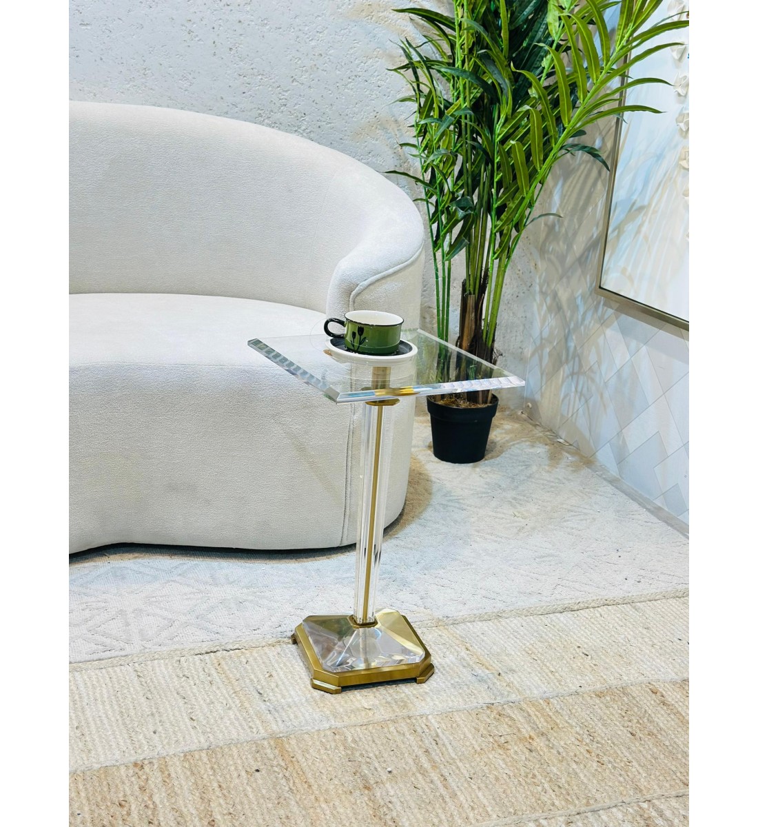  طاولة جانبية فاخرة بتصميم عصري أنيق 35×35×57سم 