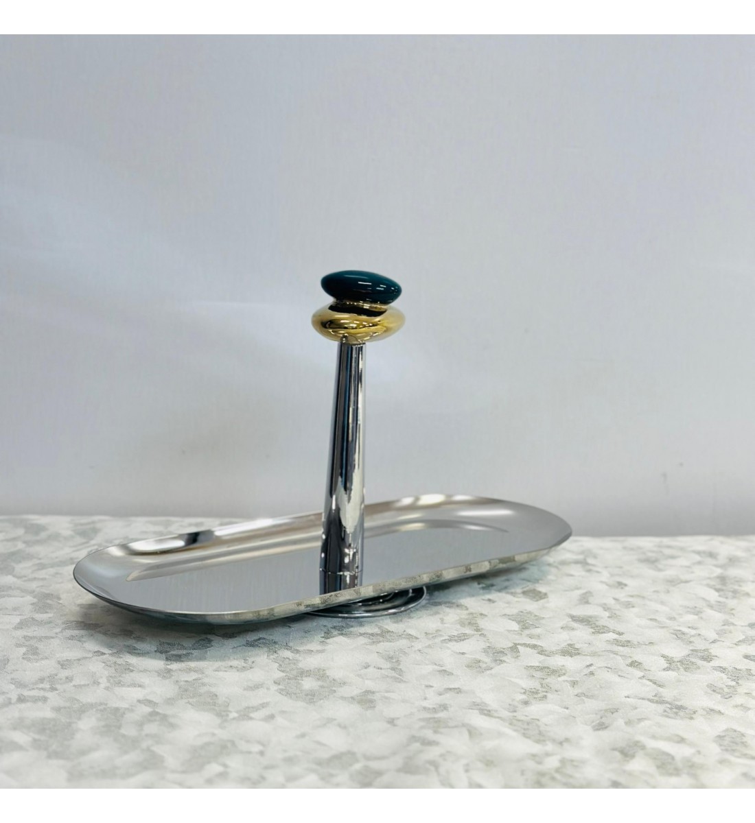 صحن تقديم معدني فاخر بتصميم مستطيل أنيق ولمسات عصرية لامعة،26×11×17سم 