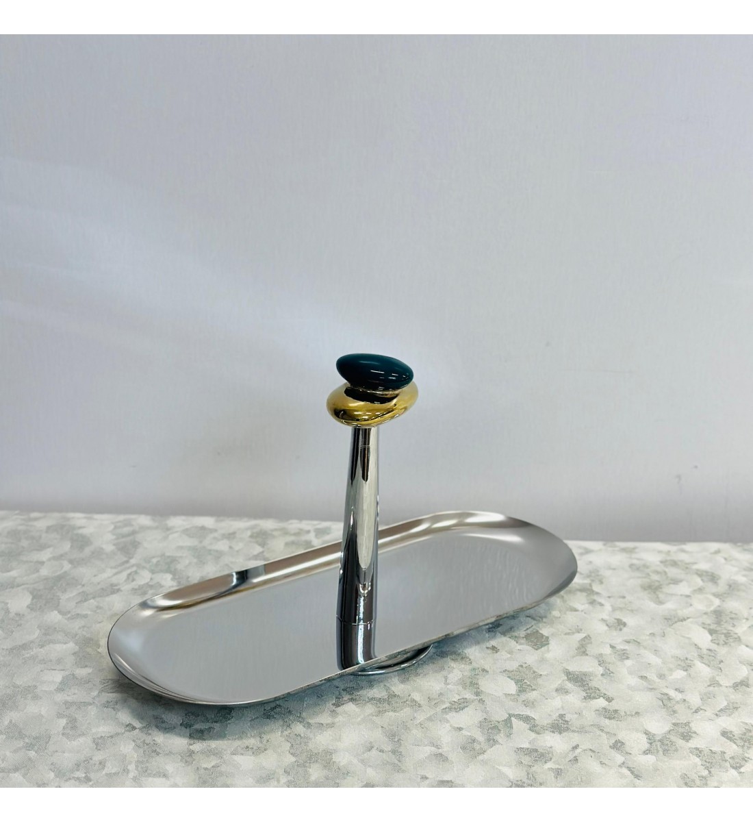 صحن تقديم معدني فاخر بتصميم مستطيل أنيق ولمسات عصرية لامعة،26×11×17سم 