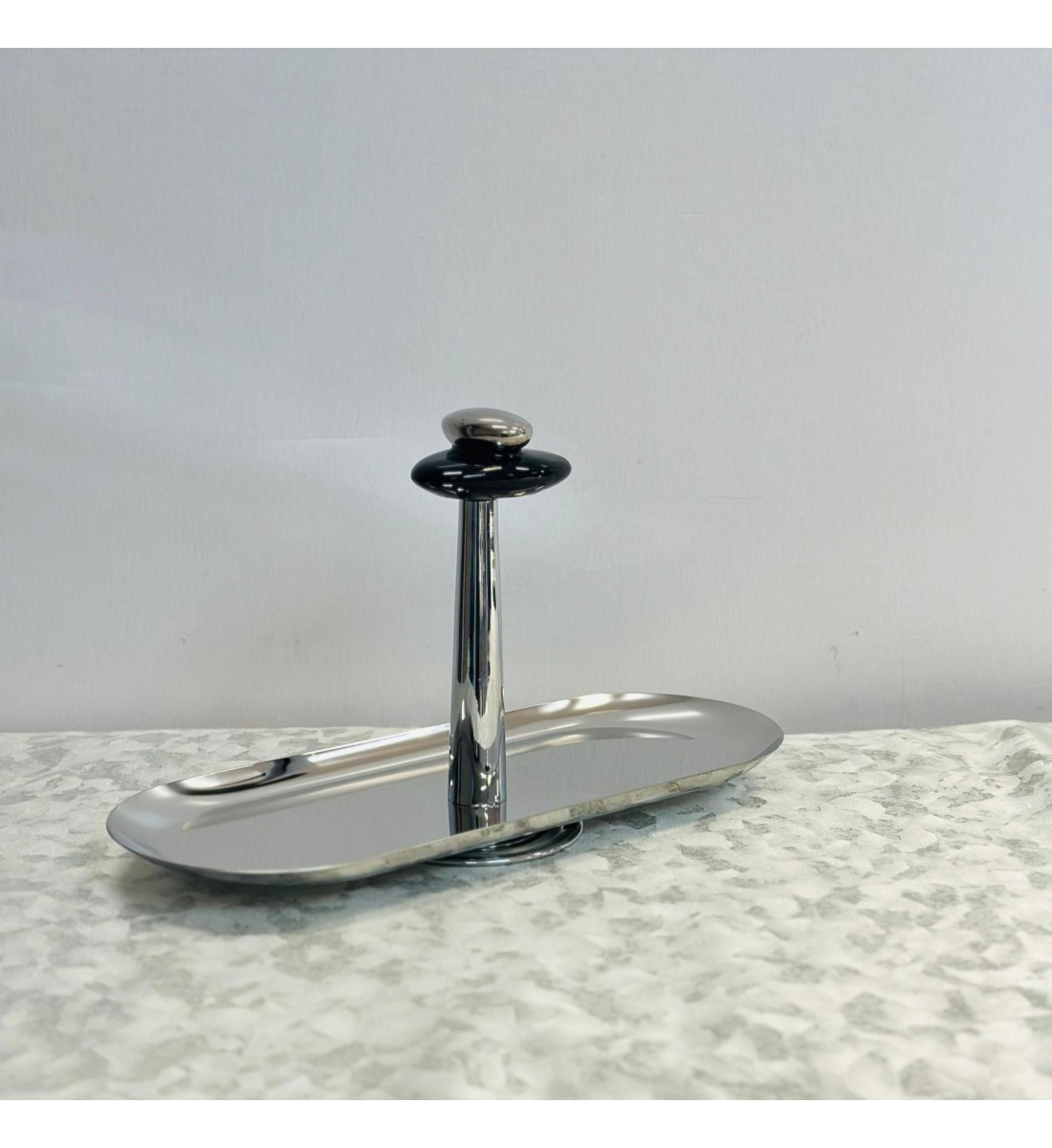 صحن تقديم معدني فاخر بتصميم مستطيل أنيق ولمسات عصرية لامعة،30×12×19سم صحن تقديم معدني فاخر بتصميم مستطيل أنيق ولمسات عصرية لامعة،30×12×19سم