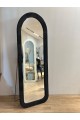 مرآة أرضية أنيقة بتصميم عصري فريد، بإطار منحنٍ بلون اسود ناعم165×65سم 