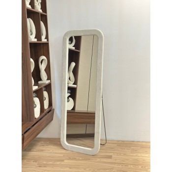 مرآة أرضية أنيقة بتصميم عصري فريد، بإطار منحنٍ بلون بيج ناعم165×65سم 