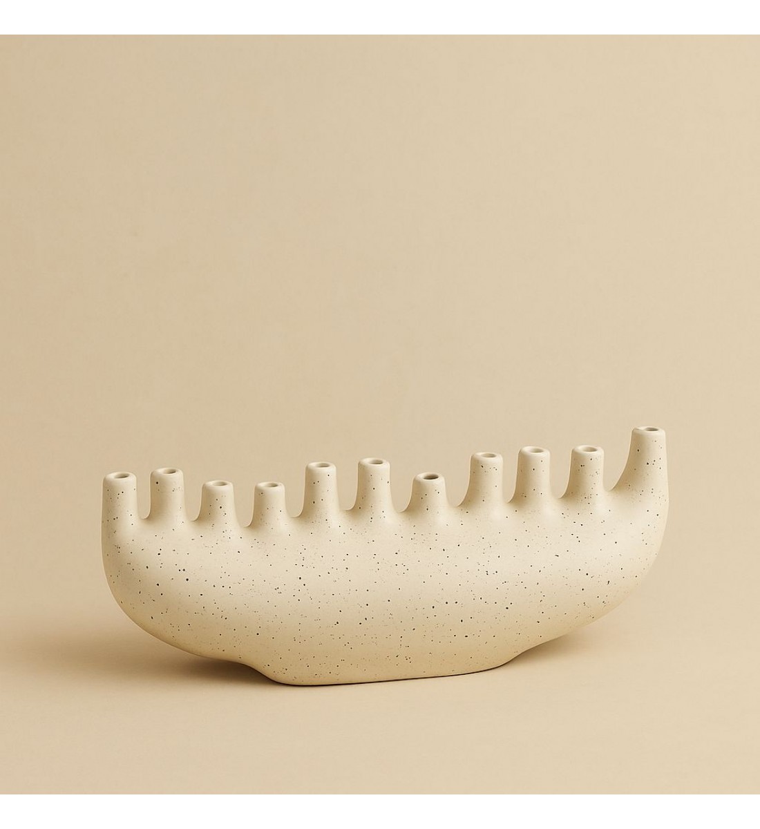 مجسّم ديكوري بتصميم عصري بسيط يجمع بين الانسيابية والأناقة، 33×38×15سم