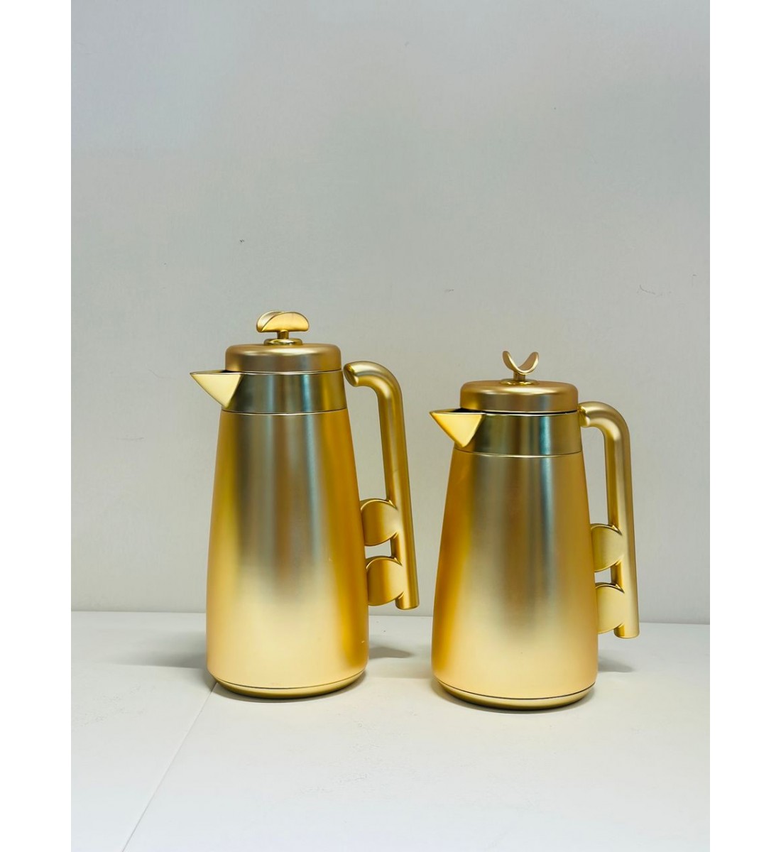 طقم ترمس بتصميم عصري فاخر 2قطع طقم ترمس بتصميم عصري فاخر 2قطع