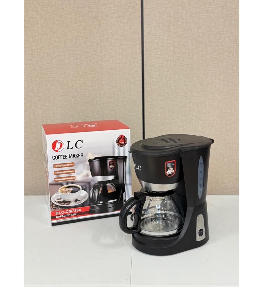 آلة تحضير القهوة من شركة DLC موديل CM7334 بسعة 1.25 لتر، مصممة لتمنحك تجربة قهوة مثالية بكل سهولة وأناقة. آلة تحضير القهوة من شركة DLC موديل CM7334 بسعة 1.25 لتر، مصممة لتمنحك تجربة قهوة مثالية بكل سهولة وأناقة.