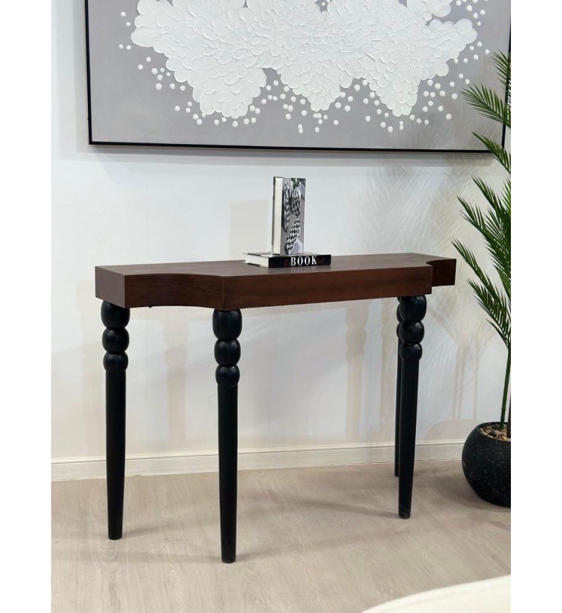 مدخل بسطح خشب قشرة الجوز وقاعده خشب (منتج تفصيل )