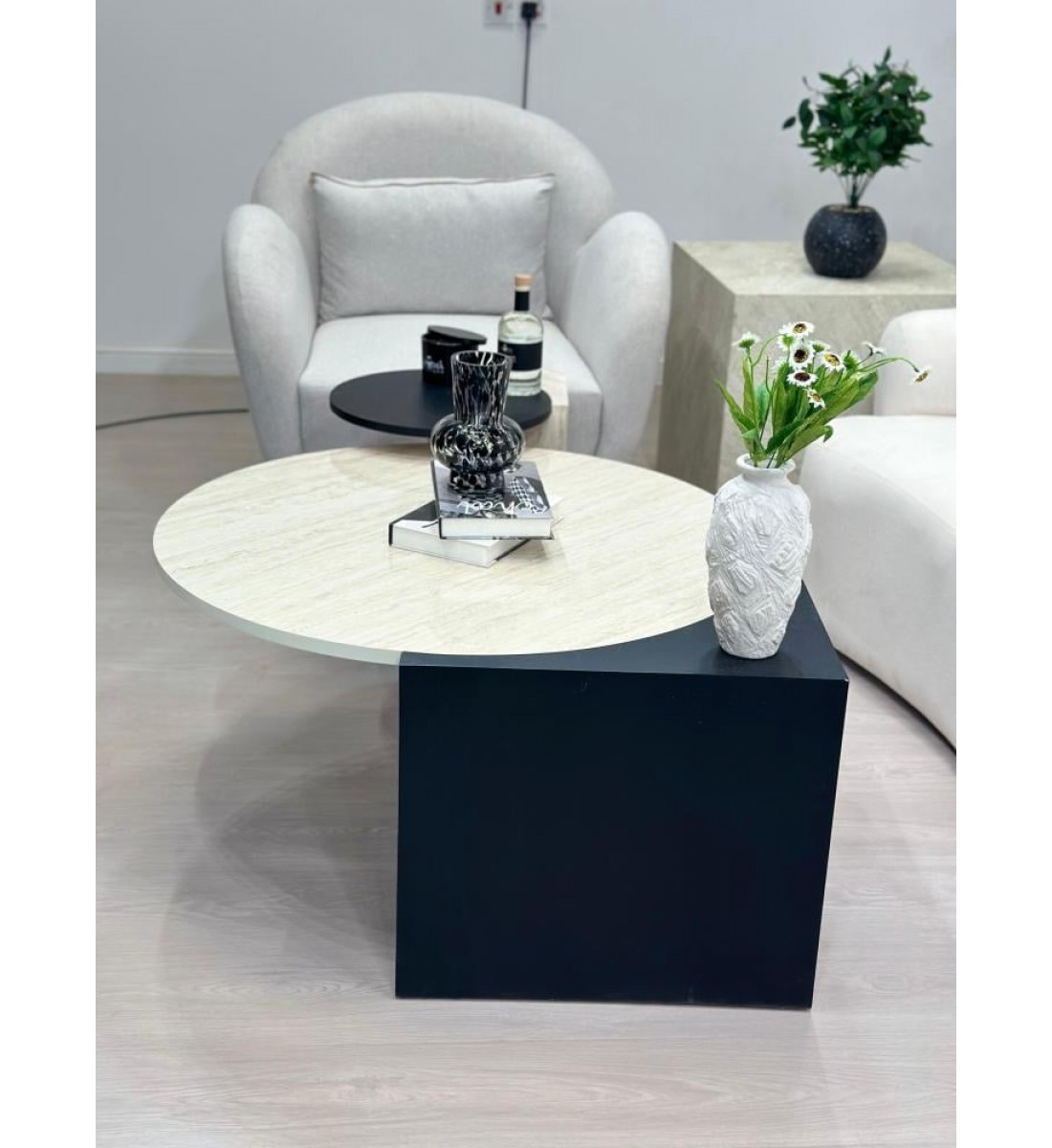 قطعتين طاولات تقديم سطح بديل الرخام قاعده خشب قشرة سنديان