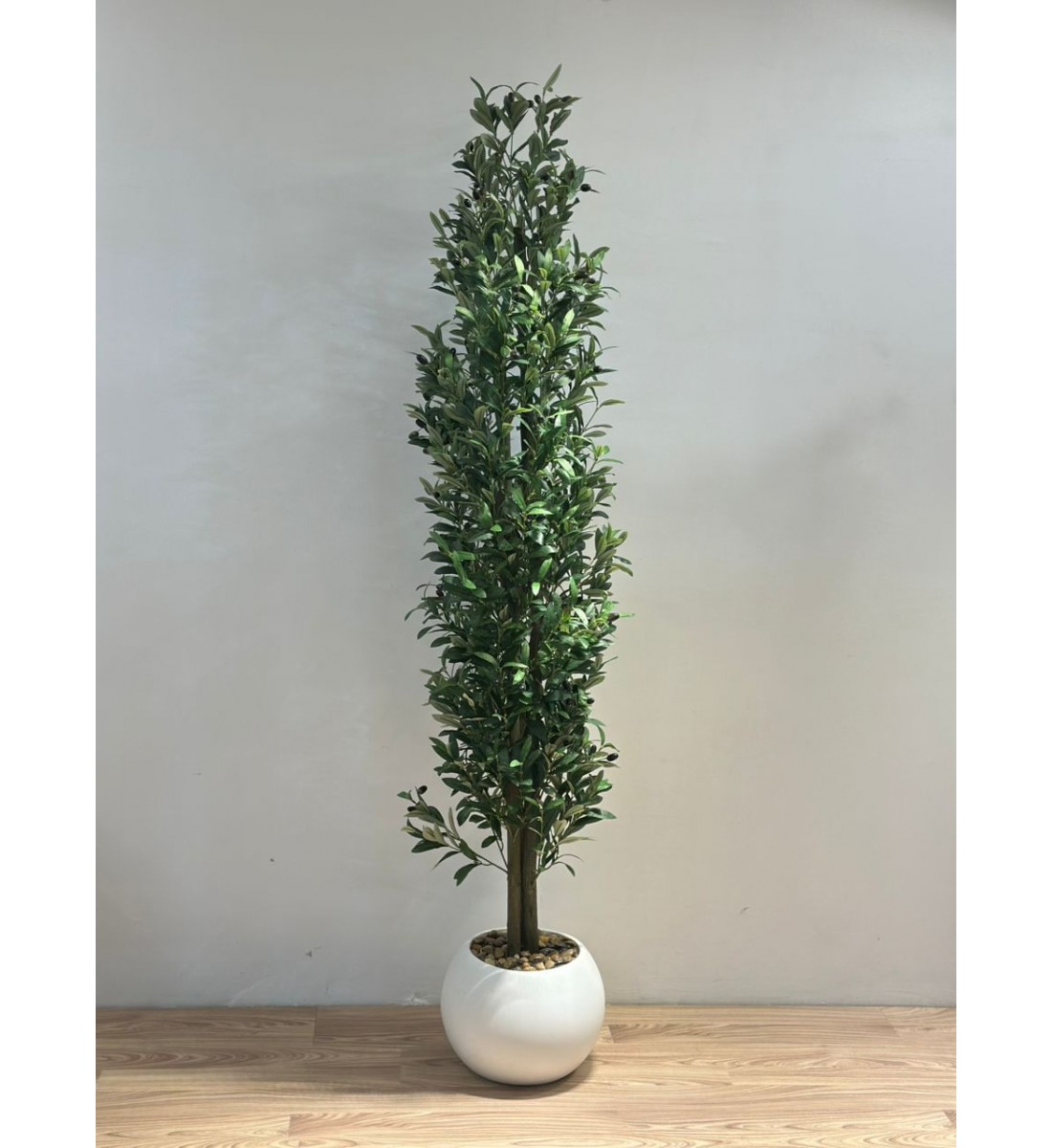 شجرة بمركن ابيض زيتون ارتفاع 200سم ديكور اصطناعية بتصميم واقعي وأوراق خضراء كثيفة تضفي لمسة طبيعية ومنعشة على المكان. 2متر شجرة بمركن ابيض زيتون ارتفاع 200سم ديكور اصطناعية بتصميم واقعي وأوراق خضراء كثيفة تضفي لمسة طبيعية ومنعشة على المكان. 2متر