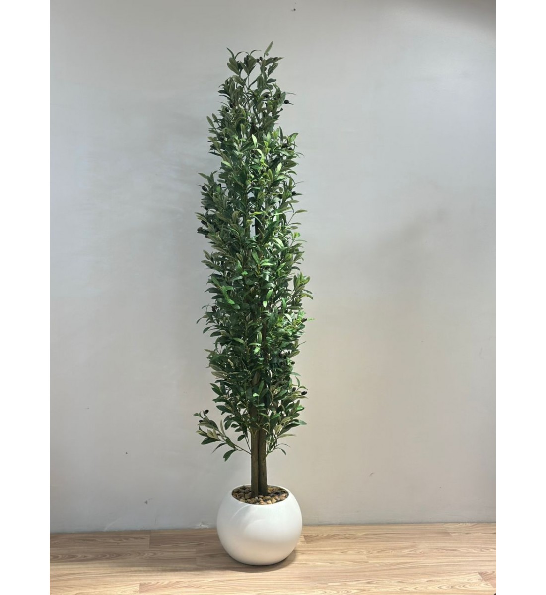 شجرة بمركن ابيض زيتون ارتفاع 200سم ديكور اصطناعية بتصميم واقعي وأوراق خضراء كثيفة تضفي لمسة طبيعية ومنعشة على المكان. 2متر شجرة بمركن ابيض زيتون ارتفاع 200سم ديكور اصطناعية بتصميم واقعي وأوراق خضراء كثيفة تضفي لمسة طبيعية ومنعشة على المكان. 2متر
