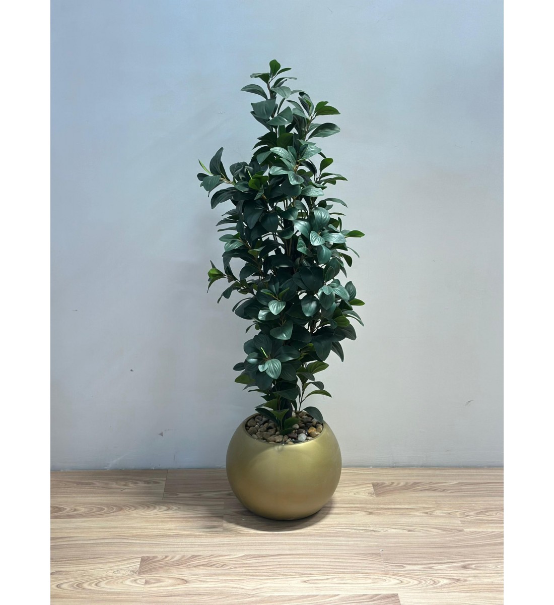 نبتة زينة صناعية بلمسة طبيعية بمركن ذهبي 133سم 