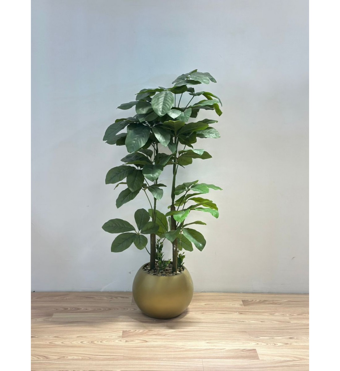 نبتة زينة صناعية بلمسة طبيعية بمركن ذهبي 130سم 