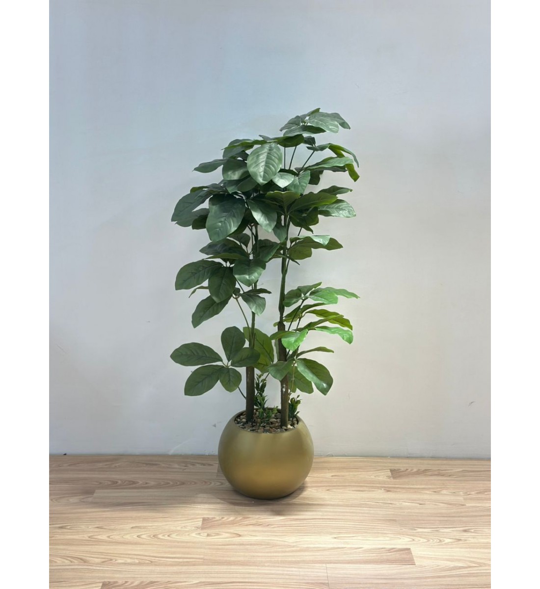 نبتة زينة صناعية بلمسة طبيعية بمركن ذهبي 130سم 