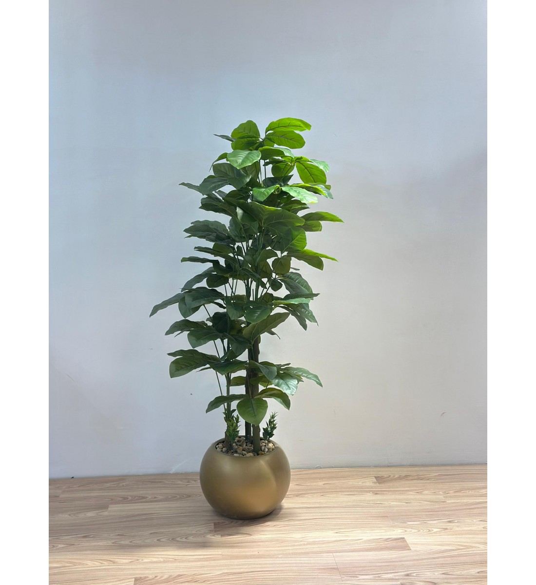 نبتة زينة صناعية بلمسة طبيعية بمركن ذهبي 145سم 