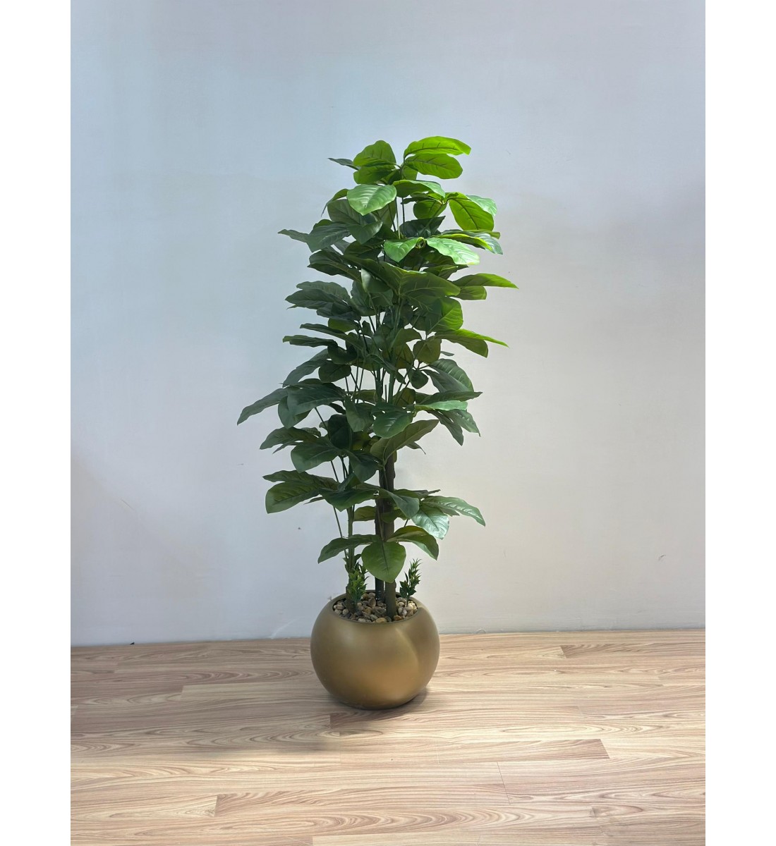 نبتة زينة صناعية بلمسة طبيعية بمركن ذهبي 145سم 