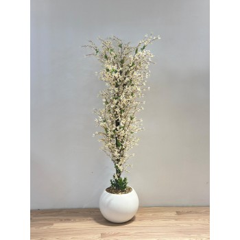 شجرة  بمركن ابيض صناعية طويلة مزهرة بأزهار صغيرة باللون الأبيض المائل إلى الكريمي 155سم 