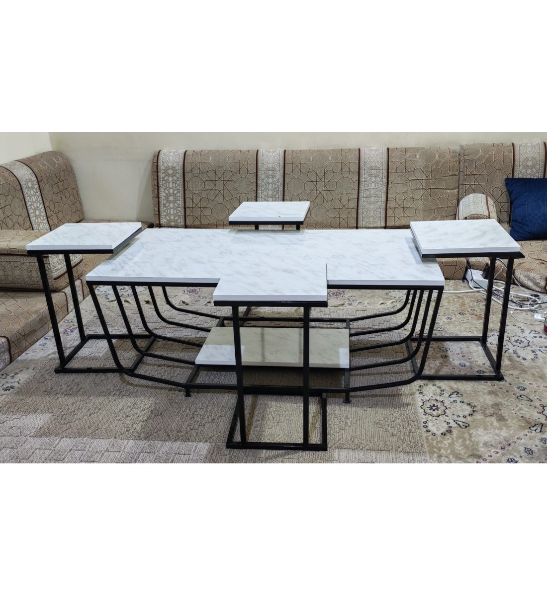 طقم طاولات 5قطع بسطح بديل رخام وقاعدة حديد طقم طاولات 5قطع بسطح بديل رخام وقاعدة حديد