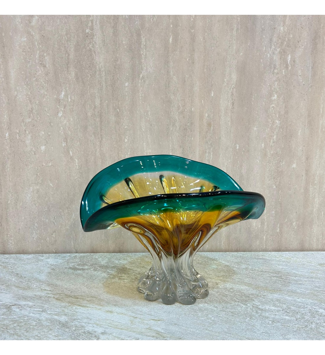 صحن تقديم زجاج مودرن بتصميم كلاسيك34×25×21سم صحن تقديم زجاج مودرن بتصميم كلاسيك34×25×21سم