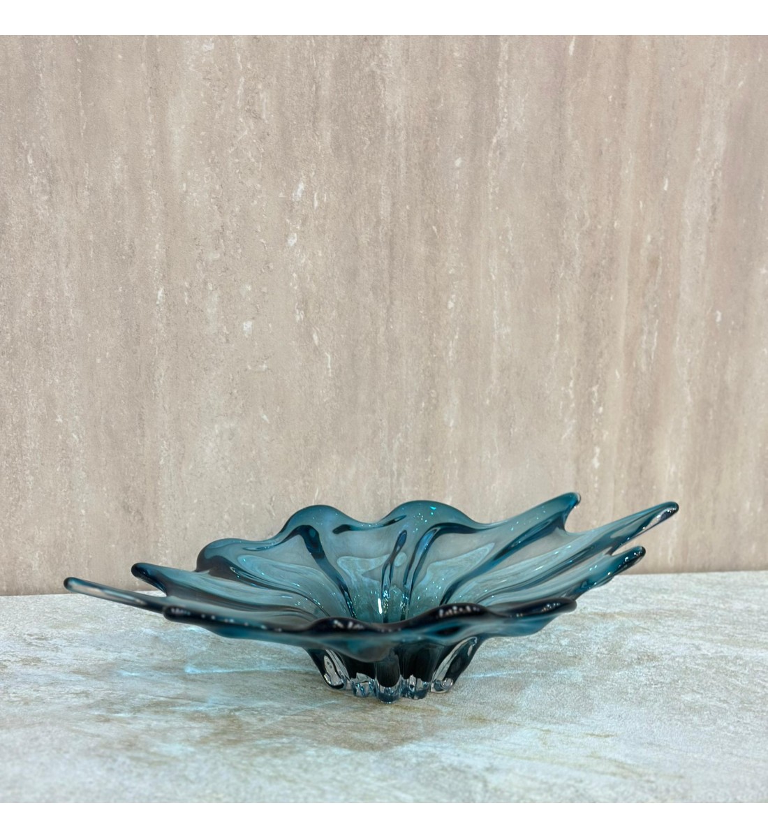 صحن تقديم زجاج مودرن بتصميم كلاسيك47×30×10سم صحن تقديم زجاج مودرن بتصميم كلاسيك47×30×10سم