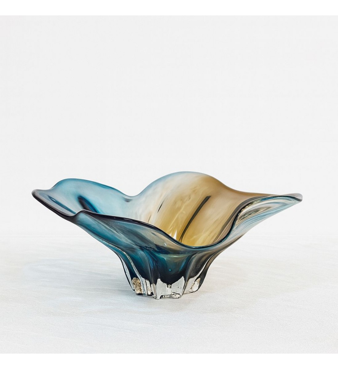 صحن تقديم زجاج مودرن بتصميم كلاسيك 50×35×18سم صحن تقديم زجاج مودرن بتصميم كلاسيك 50×35×18سم