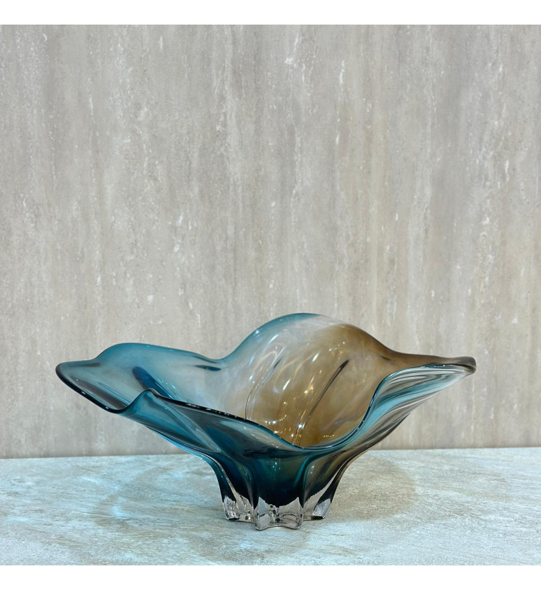 صحن تقديم زجاج مودرن بتصميم كلاسيك 50×35×18سم صحن تقديم زجاج مودرن بتصميم كلاسيك 50×35×18سم