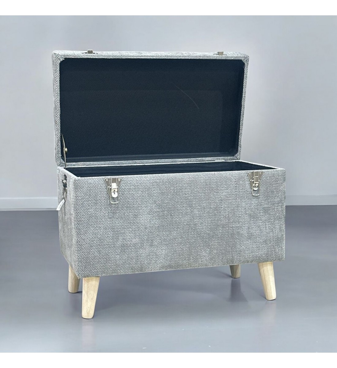 مقعد صندوق سجاد بوكليه رصاصي 71×41×55سم مقعد صندوق سجاد بوكليه رصاصي 71×41×55سم