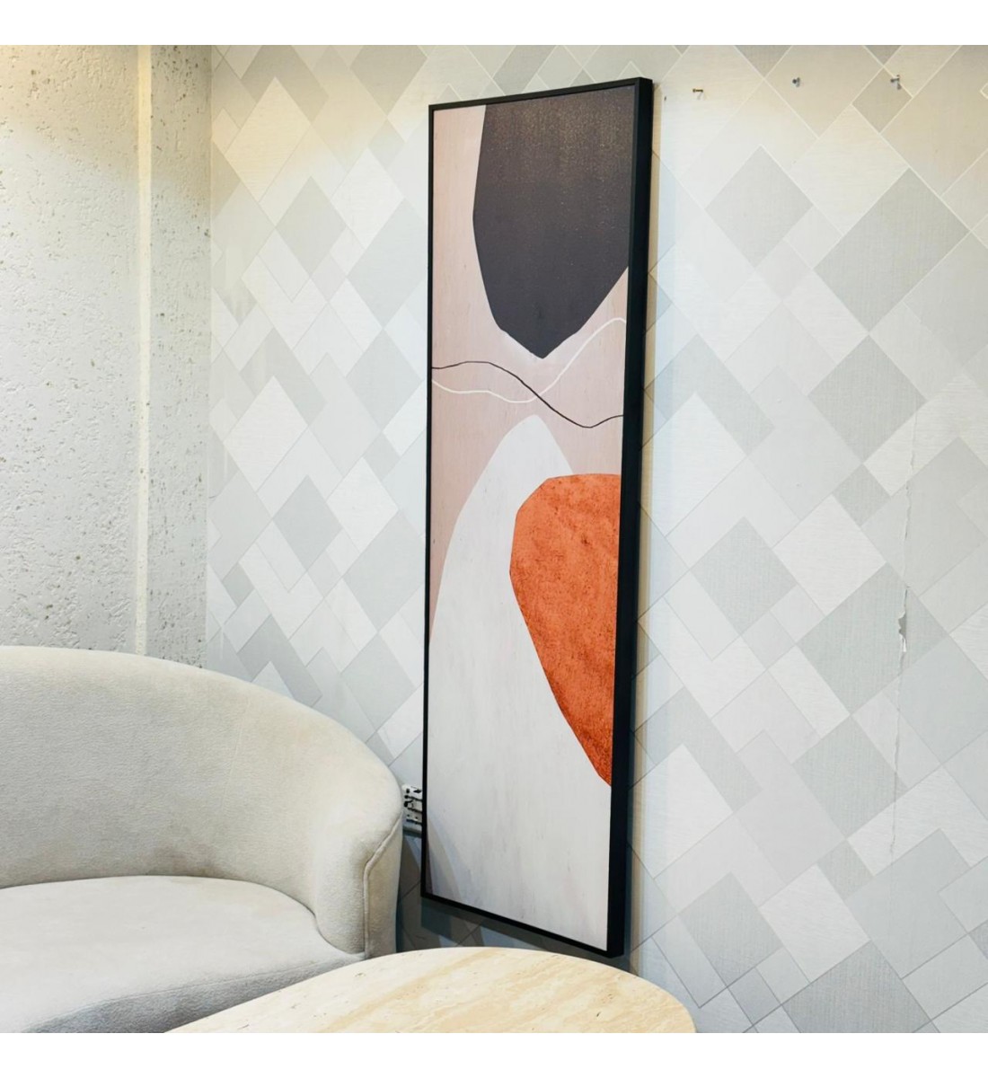 لوحة فنية تجريدية بإطار أسود نحيف بتصميم طولي، تعتمد على أسلوب المينيماليزم البسيط 150×50سم 