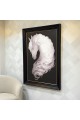 لوحة فنية مميزة بإطار أسود أنيق مع خط ذهبي رفيع من الداخل، تجسّد جمال الحصان الأبيض 130×90سم 