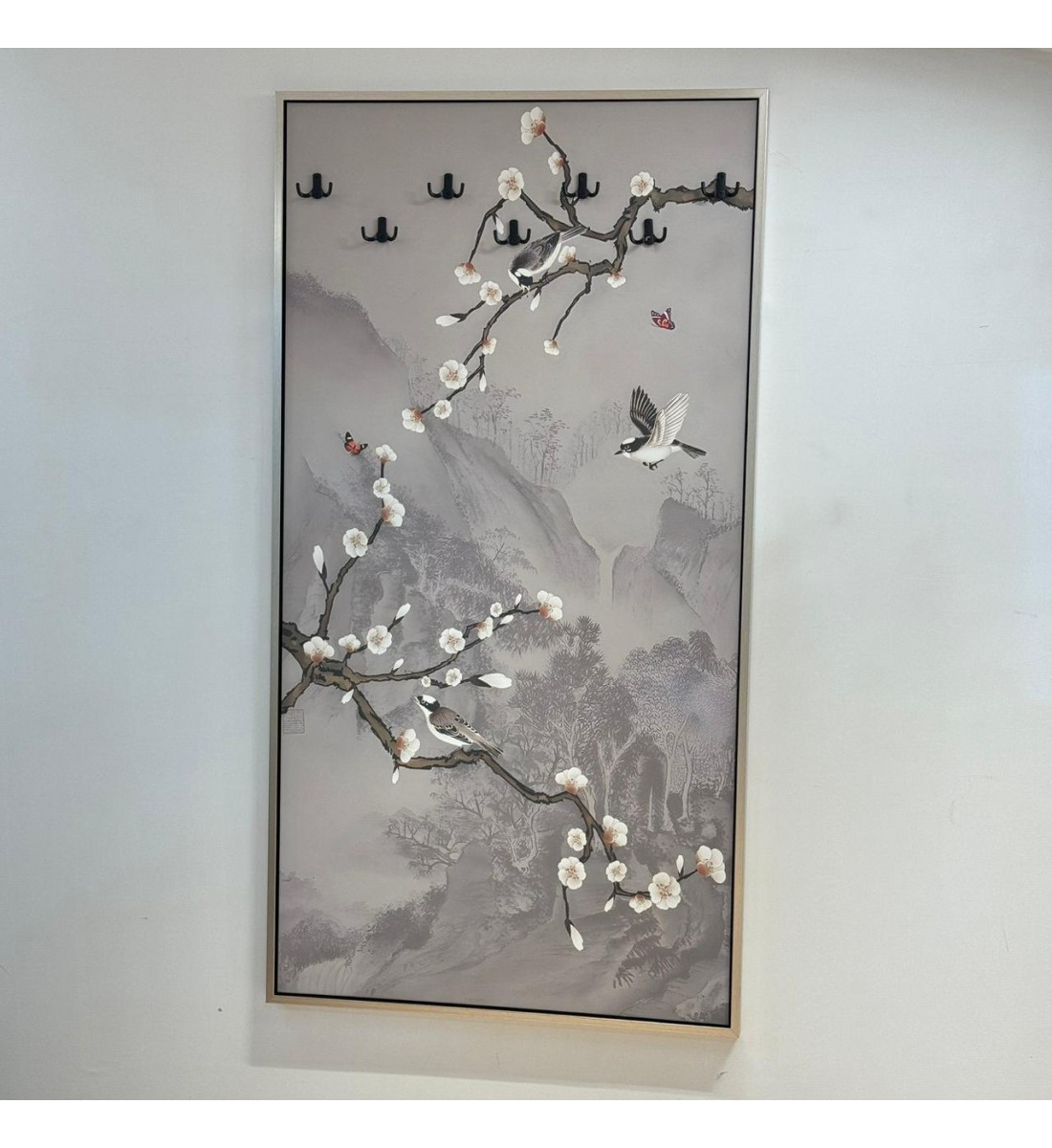 لوحة  قماش جدارية مدمجة مع علاق ملابس | مقاس 100× 190 سم