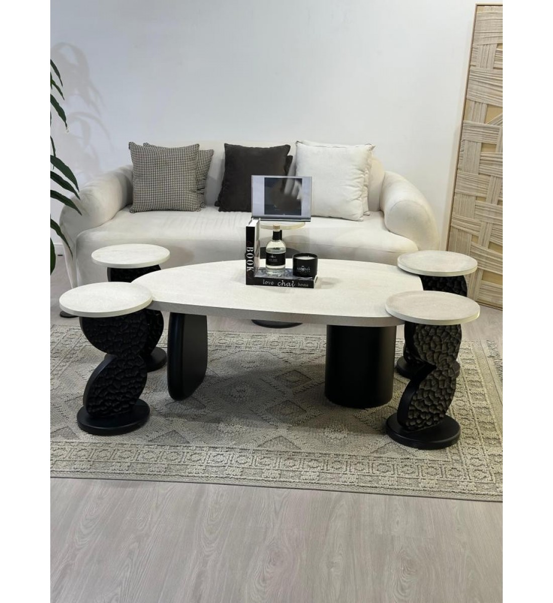 طقم طاولات 5قطع سطح بديل الرخام الحجري قاعده خشب لون اسود (منتج تفصيل )