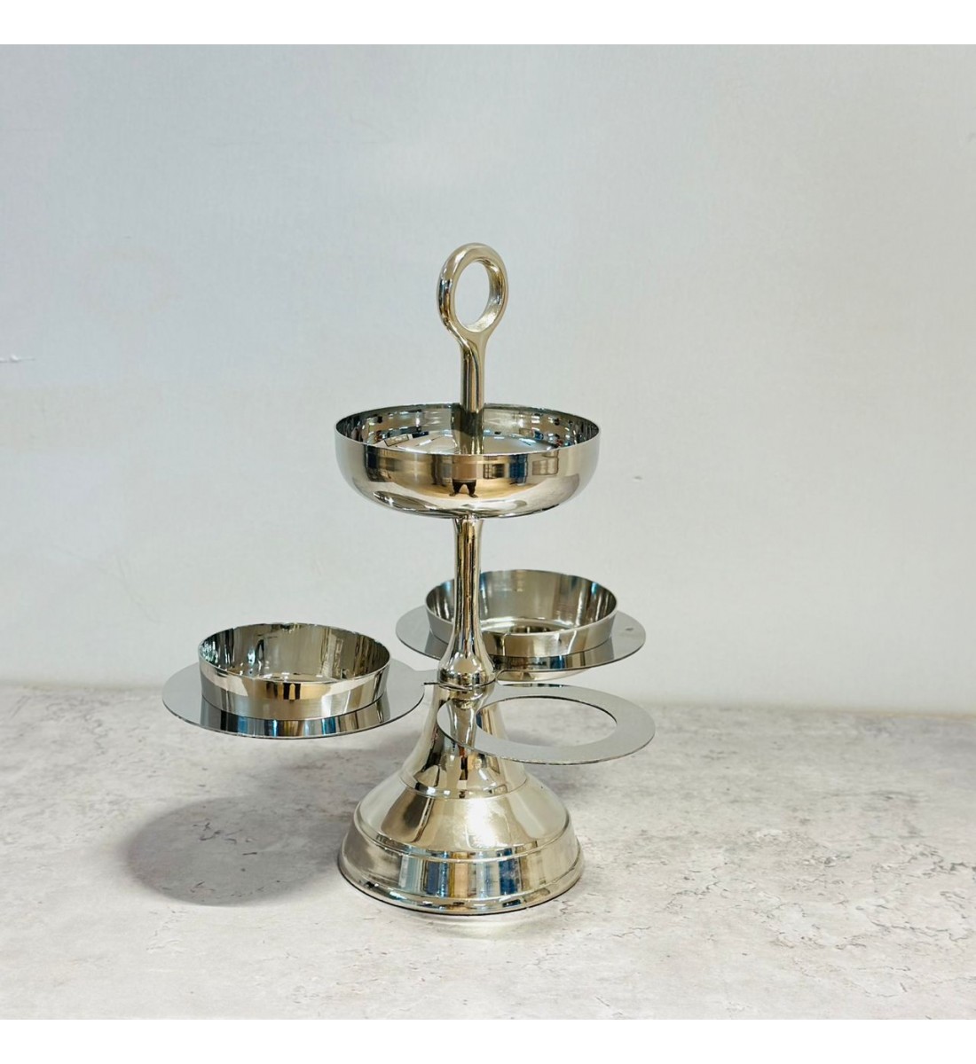 صحن تقديم معدني فاخر بتصميم فاخر