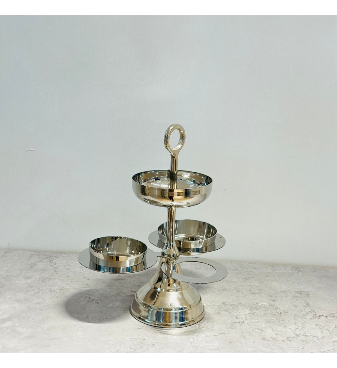 صحن تقديم معدني فاخر بتصميم فاخر