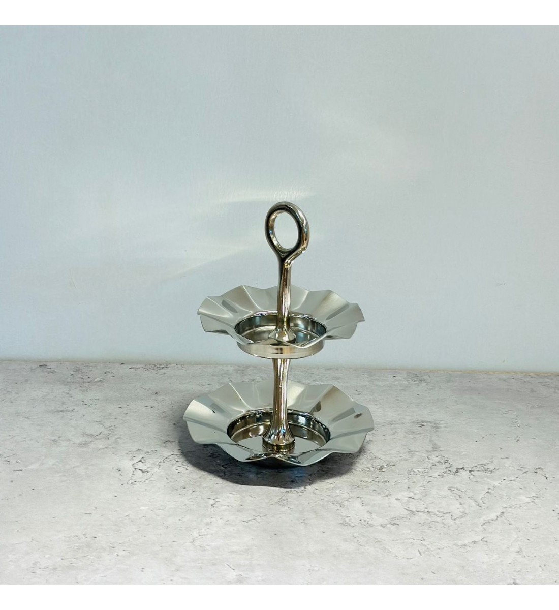 صحن تقديم معدني فاخر بتصميم فاخر 20×13×13سم صحن تقديم معدني فاخر بتصميم فاخر 20×13×13سم