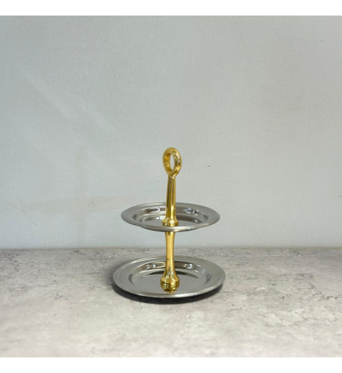 صحن تقديم معدني فاخر بتصميم فاخر 