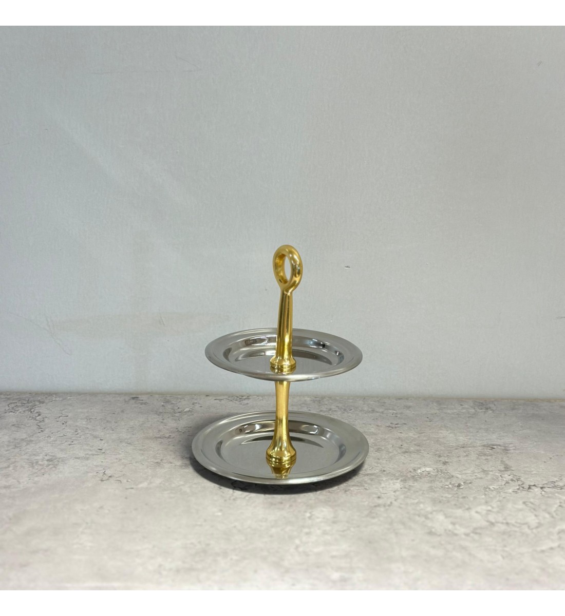 صحن تقديم معدني فاخر بتصميم فاخر 