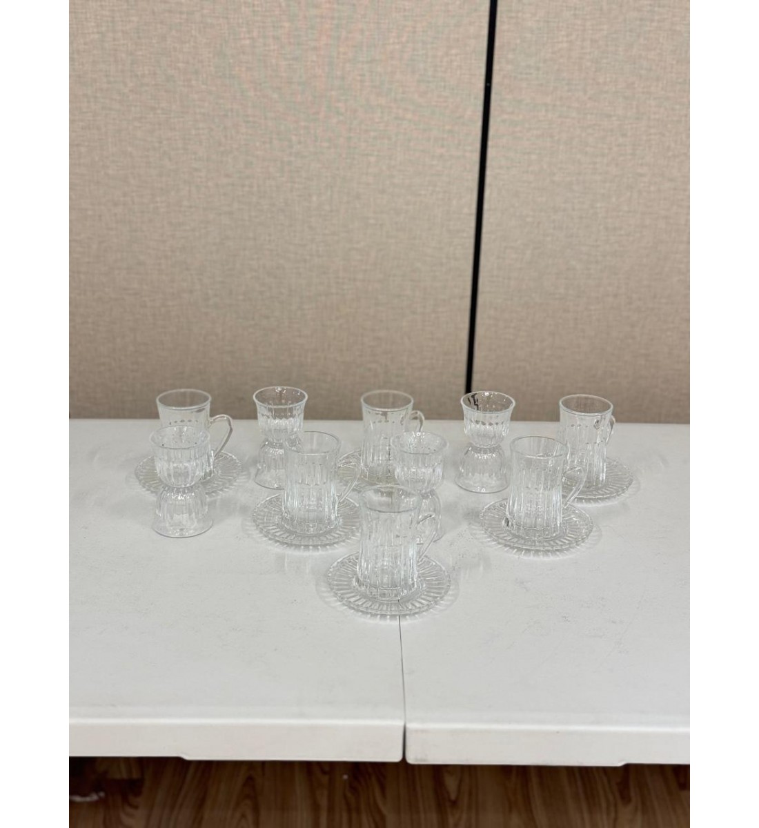 طقم كاسات وفناجين مع الصحن 36قطعه طقم كاسات وفناجين مع الصحن 36قطعه