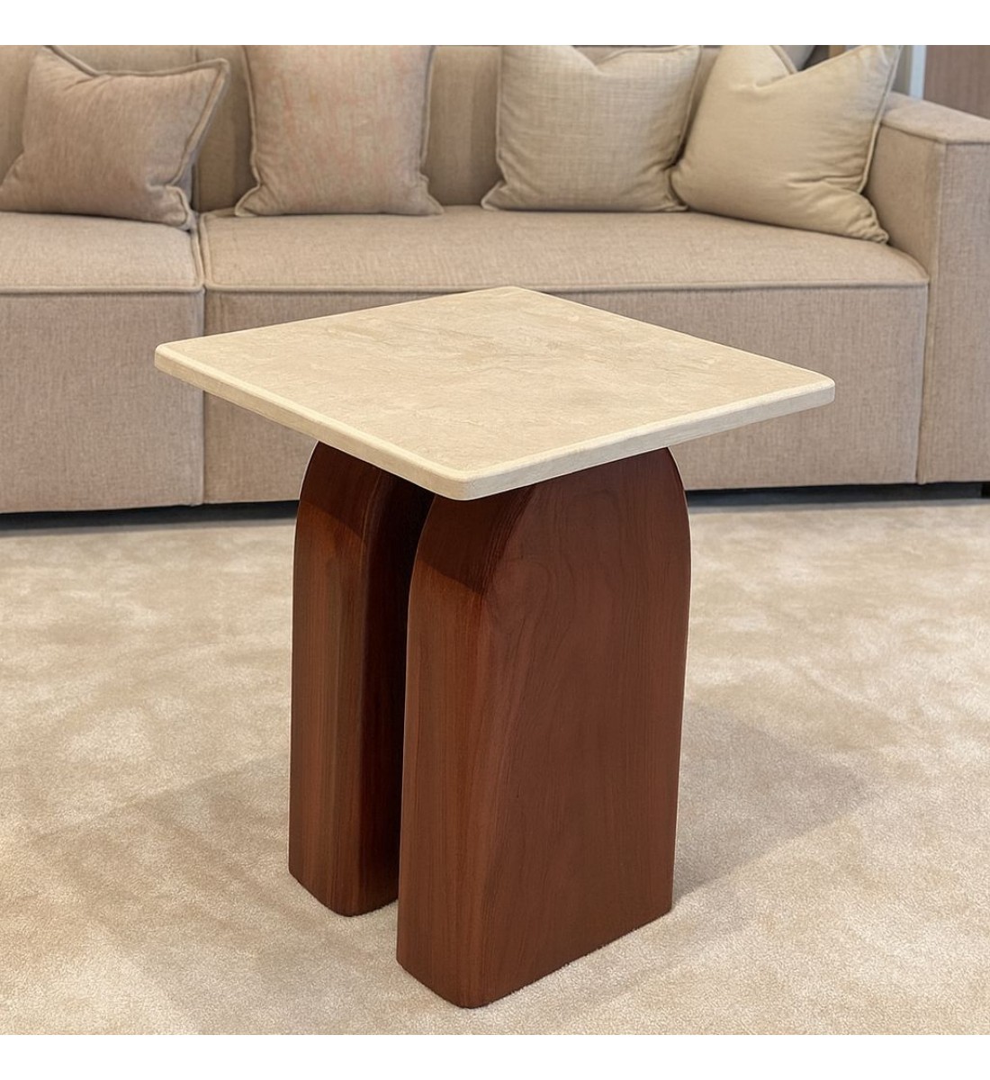 طاولة فاخرة بتصميم عصري أنيق رخام تركي طبيعي 40×40×55سم (منتج تفصيل ) طاولة فاخرة بتصميم عصري أنيق رخام تركي طبيعي 40×40×55سم (منتج تفصيل )