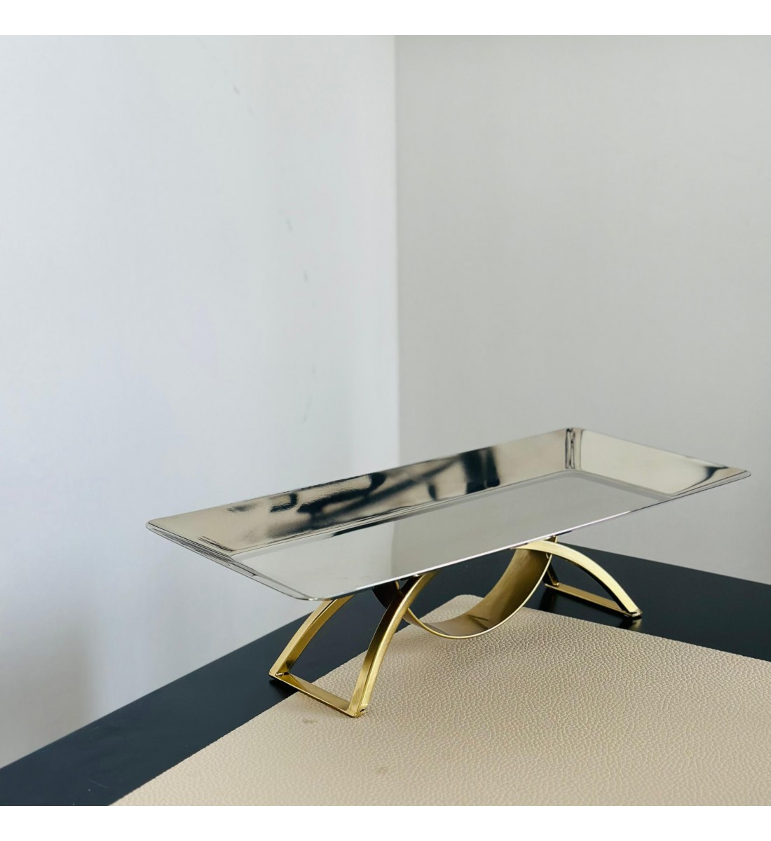 صحن تقديم معدني فاخر بتصميم فاخر   36×16×10سم 