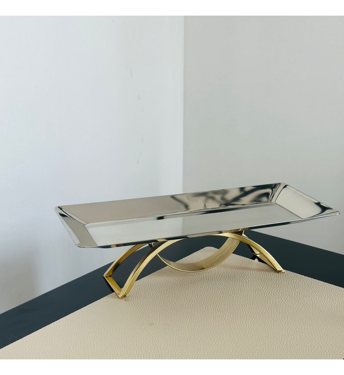 صحن تقديم معدني فاخر بتصميم فاخر   36×16×10سم 