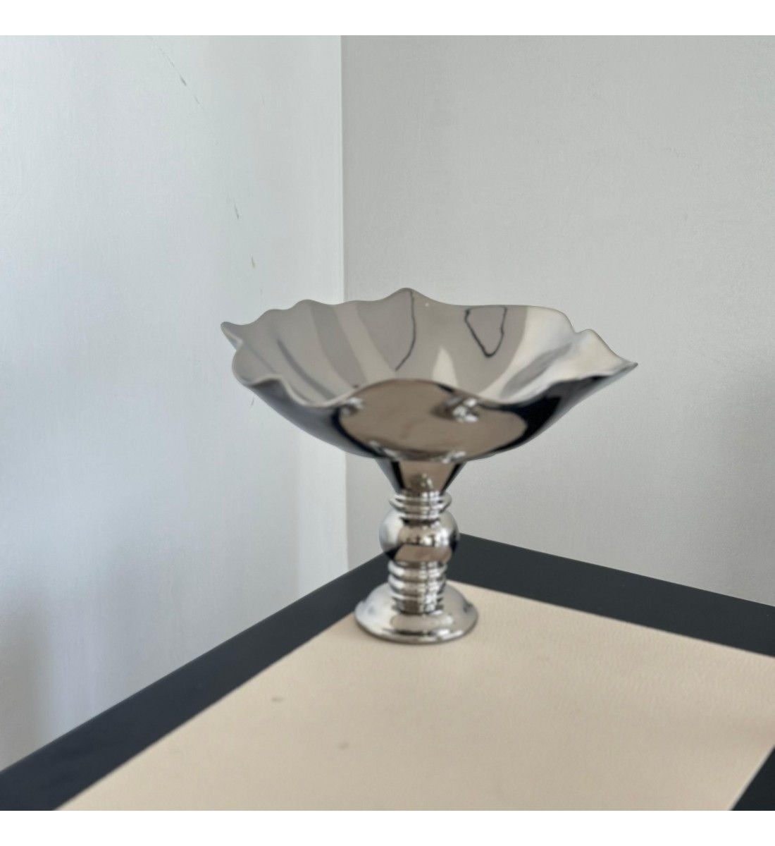 صحن تقديم سيراميك فاخر بتصميم فاخر   28×28×19سم