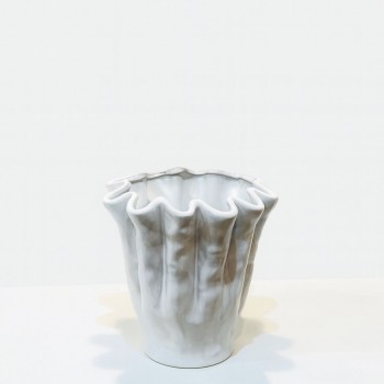 مزهرية فاخرة بتصميم عصري مميز، مصنوعة من السيراميك بجودة عالية27×27×26سم 